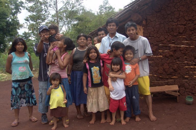 Aldeia no Paraguai