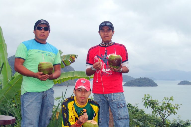 Gravação na aldeia de Itaxim (Paraty Mirim, Rio de Janeiro)