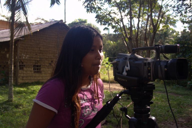 Oficina de formação de vídeo produção em Tenonde Porã